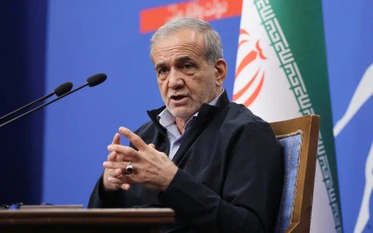 Irán advierte represalias contundentes ante posibles ataques a su economía
