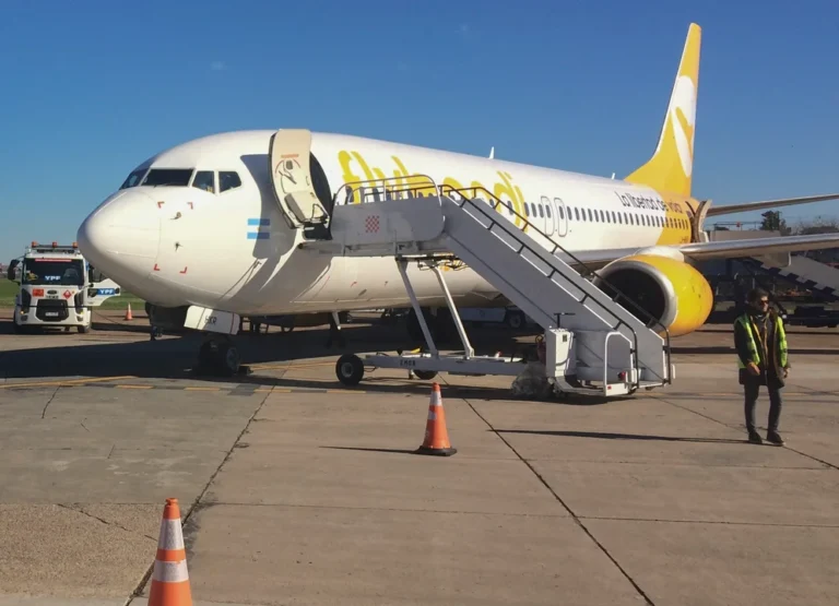 Cancelaciones en Flybondi: la empresa dice que este fin de semana se normaliza todo