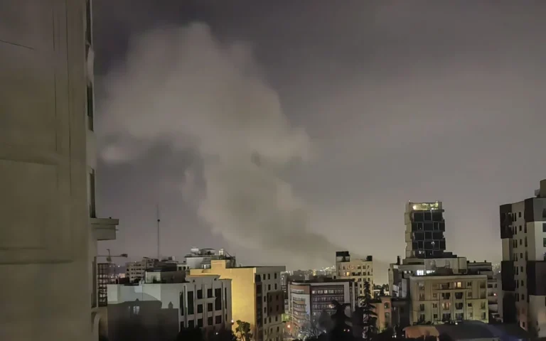 Israel atacó cuartel clave de la Guardia Revolucionaria en Teherán y otros objetivos militares iraníes