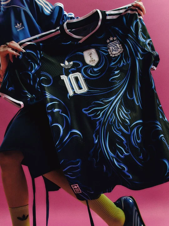 Argentina tiene nueva camiseta para el Mundial: detalles, versiones y precios del modelo alternativo