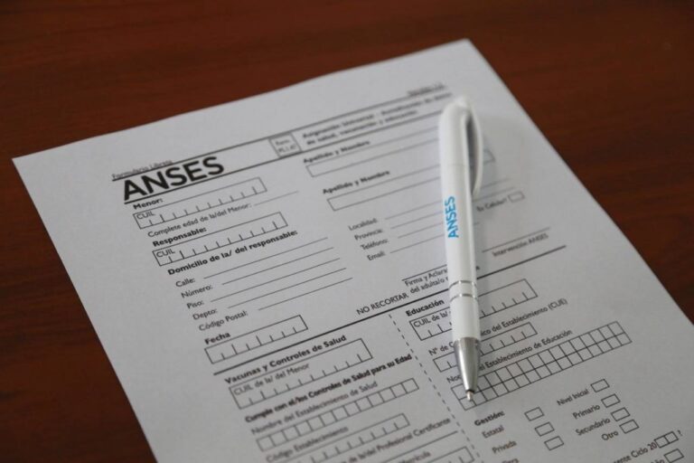 Mañana vence el plazo para presentar la Libreta AUH 2025
