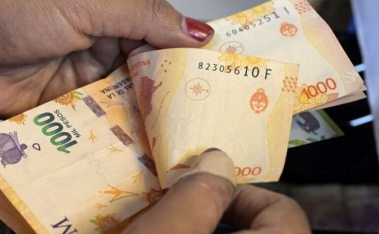 Los salarios crecieron 2,5% en enero, pero se mantienen por debajo de la inflación