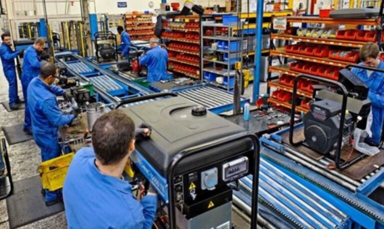 La actividad industrial cayó 7,9% interanual en febrero