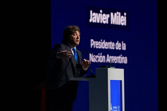 Milei en AmCham: “La inflación para adelante se va a derrumbar y la economía va a retomar su senda de crecimiento»