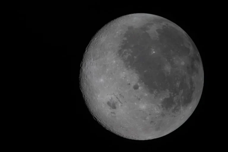 Qué es el “lado oscuro” de la Luna y por qué es clave en la misión Artemis II
