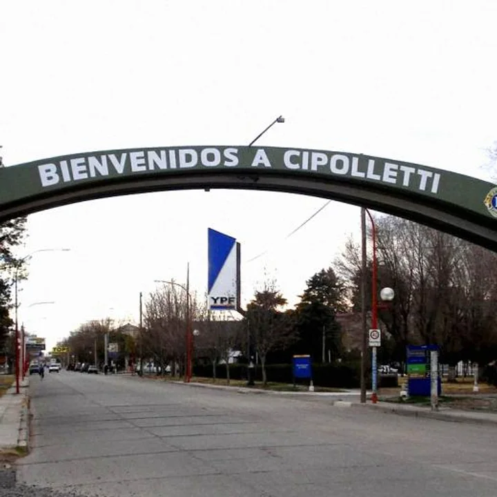 Denuncian que el hijo de una diputada libertaria amenazó con matar a sus compañeros en Cipolletti