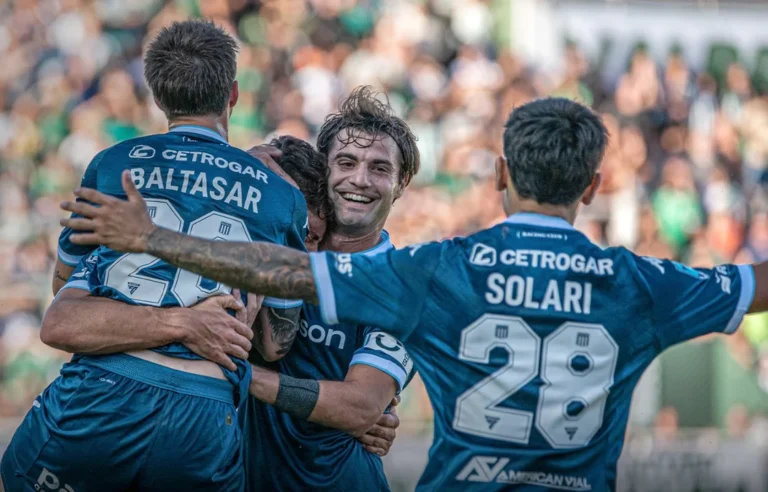 Racing recibe a Barracas Central, en un duelo clave por la clasificación a los playoffs.