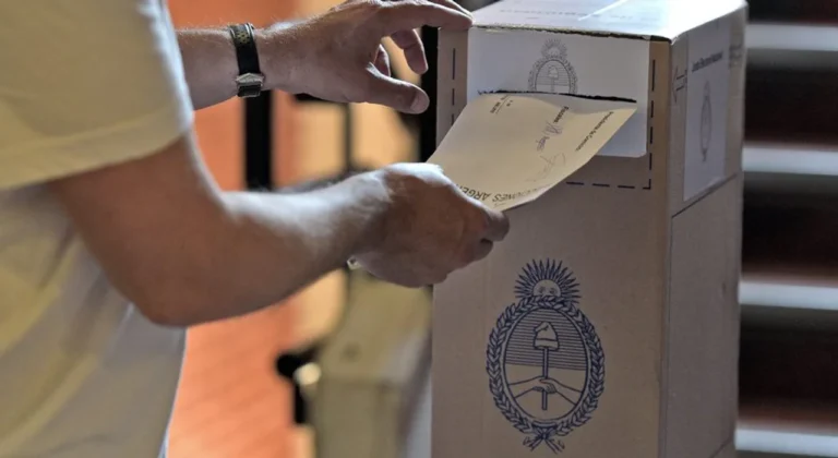 El Gobierno envió al Senado la reforma electoral, pero aparecen dificultades para su sanción