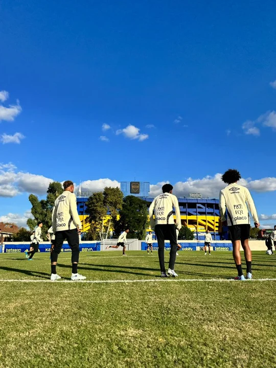 Neymar revolucionó la previa ante San Lorenzo: «Estoy feliz por el cariño de los hinchas»