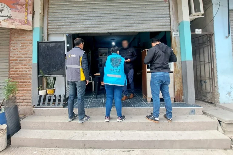 Juego ilegal: desarticularon un casino clandestino en Villa Riachuelo