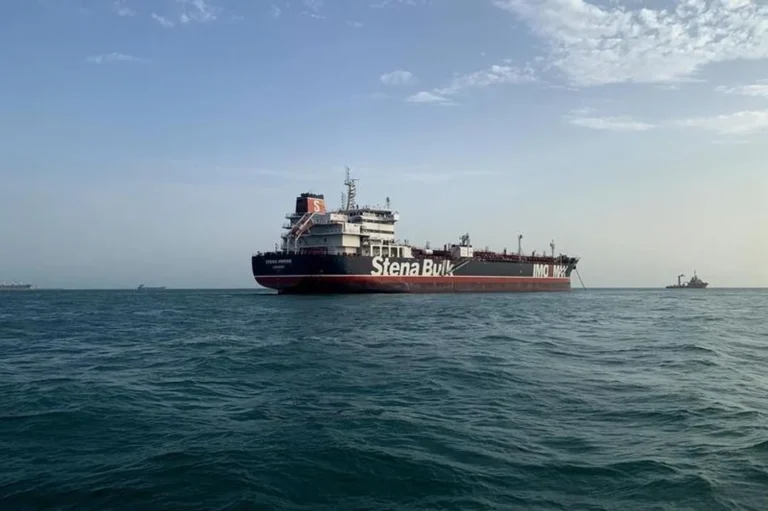 Irán volvió a prohibir el paso de petroleros por el estrecho de Ormuz