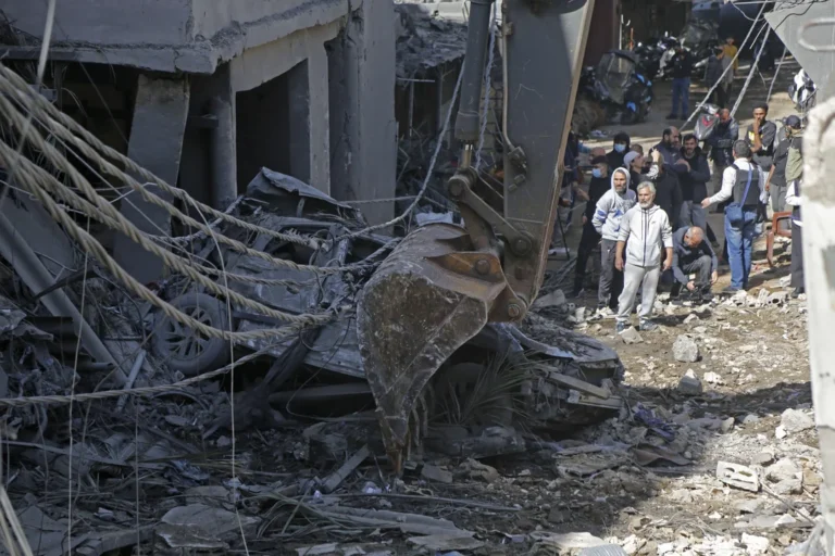 Ataques israelíes en Líbano dirigidos contra Hezbolá dejan 112 muertos y más de 800 heridos