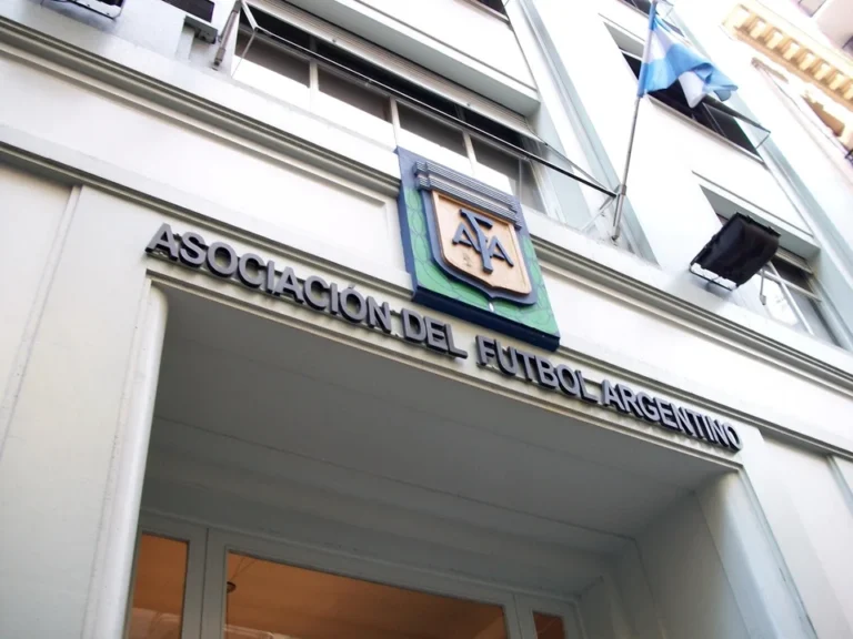 Allanan al menos 10 clubes en la causa contra la AFA y Sur Finanzas