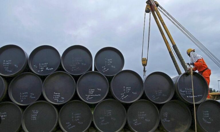 El petróleo se desploma hasta un 16% tras alto el fuego en Medio Oriente