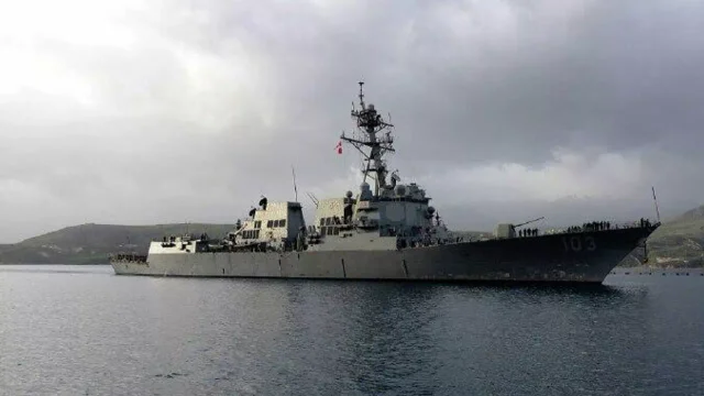 Una fragata de la Armada estadounidense fue alcanzada por dos misiles iraníes
