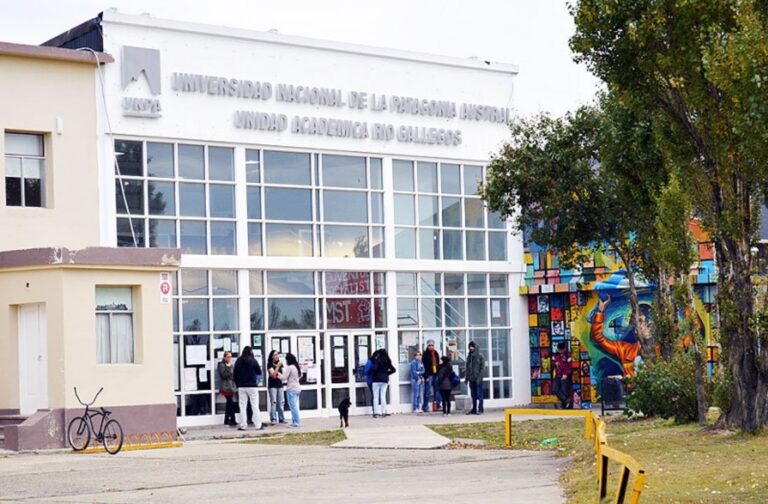 Horror en una universidad de Río Gallegos: un trabajador apuñaló a un alumno