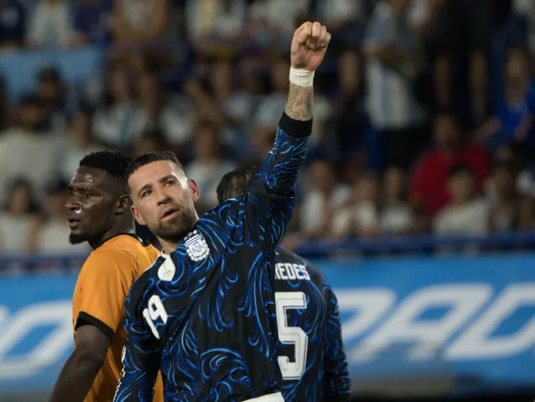 Argentina debuta con equipo completo: la amnistía de FIFA permite que Otamendi juegue ante Argelia