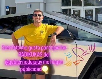 Un diputado de Milei fue al Congreso con un Tesla de más de 100 mil dólares