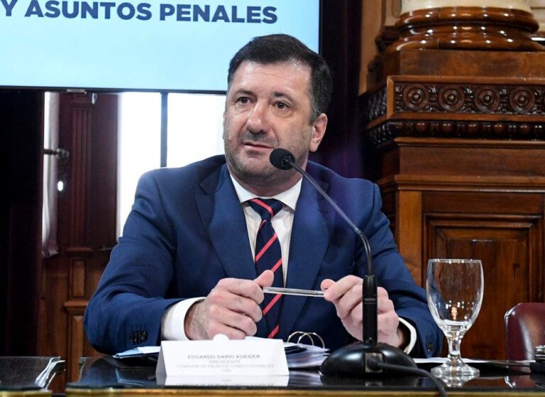 Comenzó el juicio contra el ex senador Kueider por intentar ingresar a Paraguay con dólares ocultos