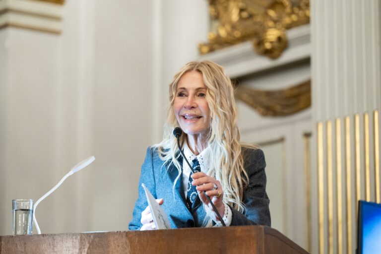 Cris Morena fue distinguida como Personalidad Destacada de la Cultura en la Legislatura porteña