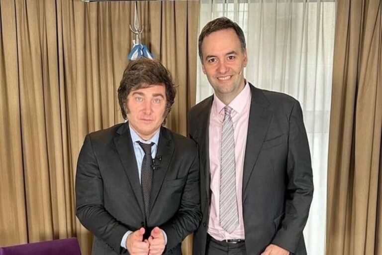 Milei respaldó a Manuel Adorni: “Quedó claro que no mintió»